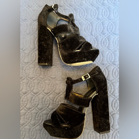 Velvet Platform heels - Picture 2 of 2